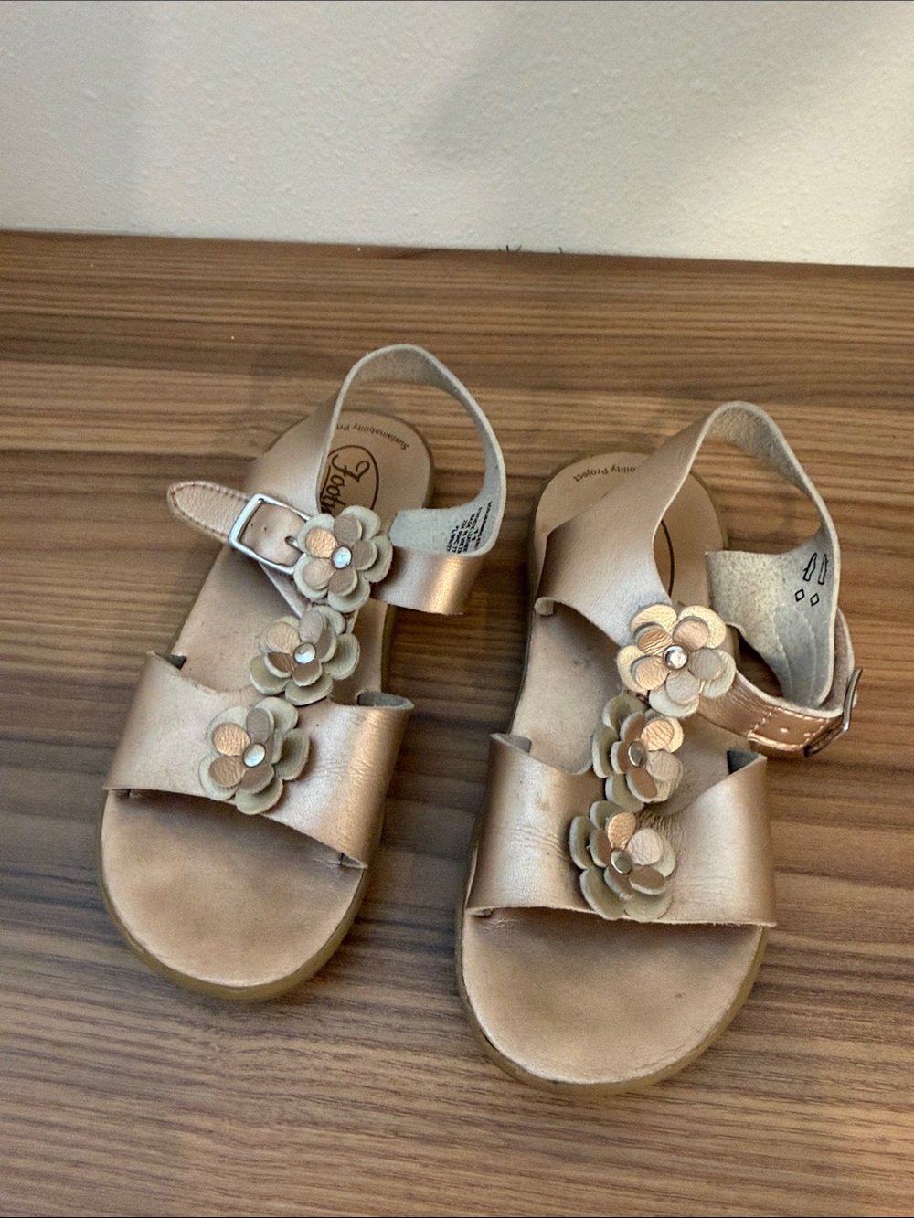 FootMates Girls Gold Floral Strap Sandals